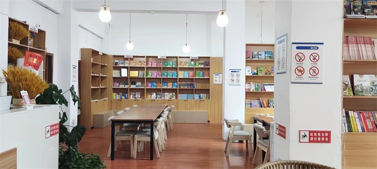 洛带书店环境照